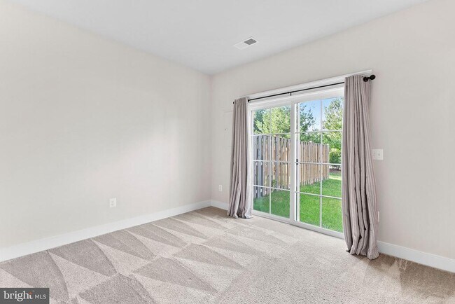 Building Photo - 207 Miles Hawk Terrace