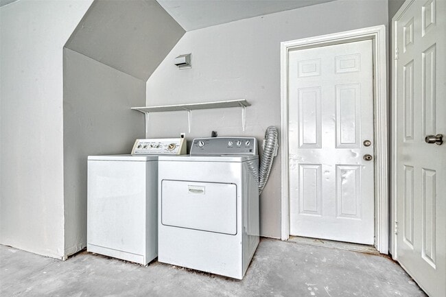 Building Photo - 6701 Sands Point Dr