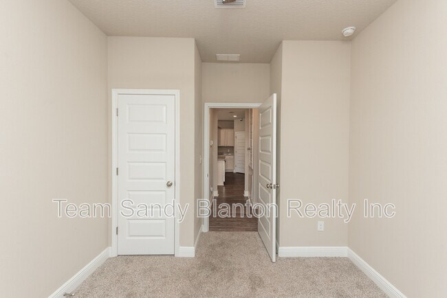 Building Photo - 7584 Burnside Lp