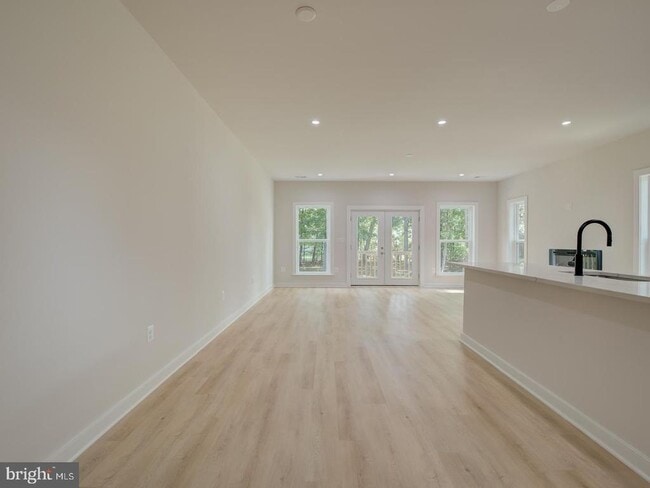 Building Photo - 14750 Jordan Ln