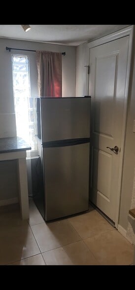 Building Photo - 122 Sugar Creek Rd