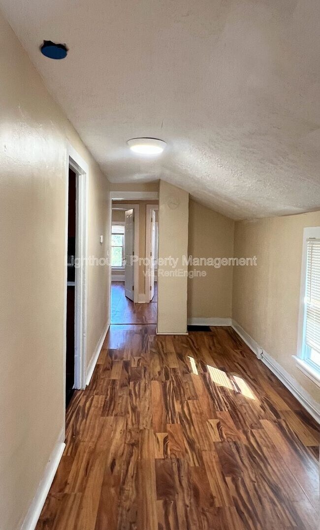 Building Photo - 219 E North St