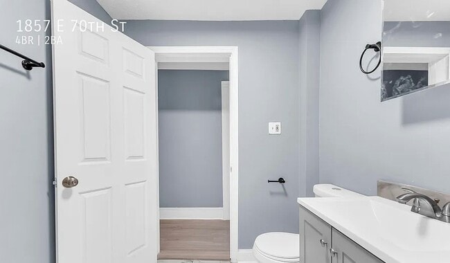 Building Photo - 1857 E 70th St