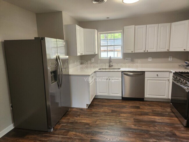 Building Photo - 8037 Varina Rd