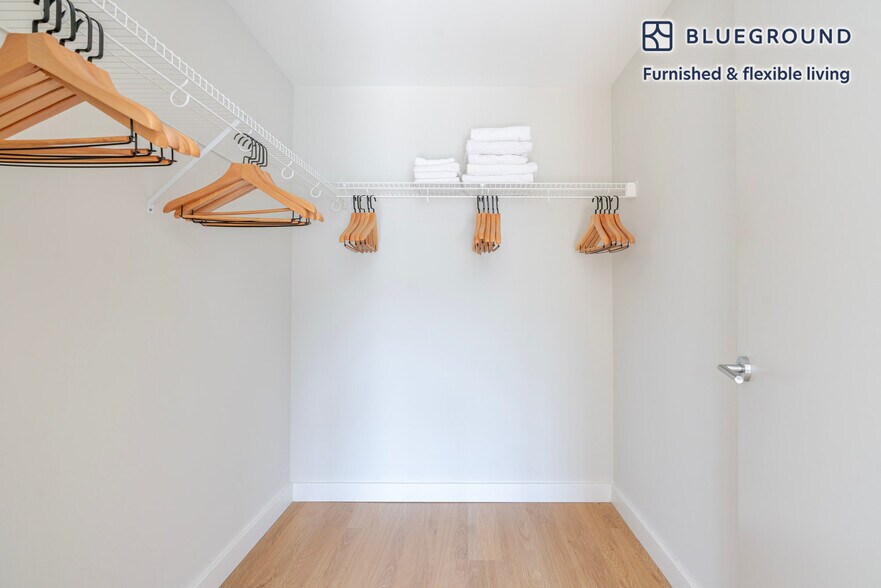 Building Photo - 1300 Yards Pl SE