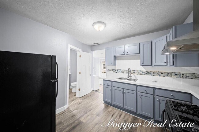 Building Photo - 921 4th St NW