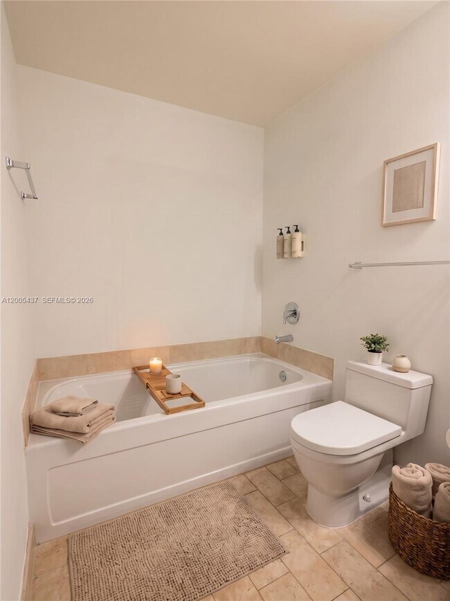 Building Photo - 1111 SW 1st Ave