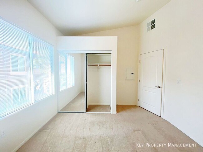 Building Photo - 3481 Desert Cliff St