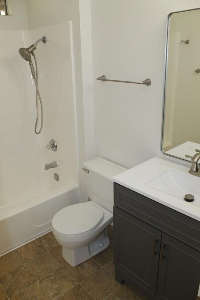 Building Photo - VIA261