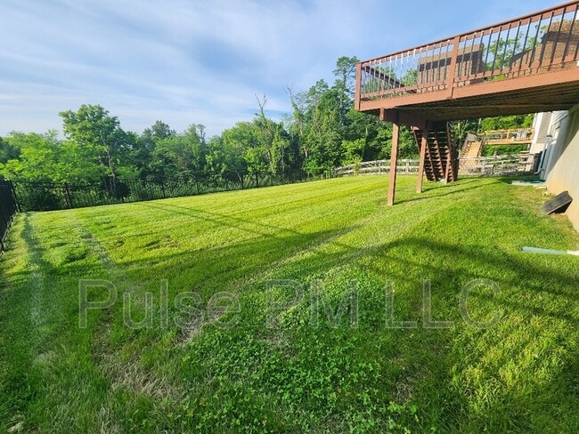 Building Photo - 690 Hogrefe Rd