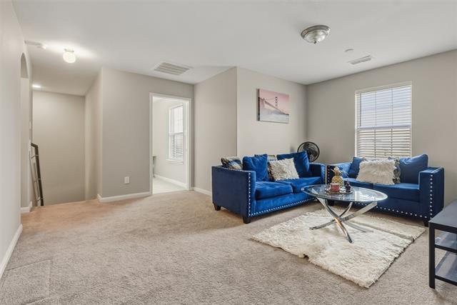 Building Photo - 5015 Royal Springs Dr