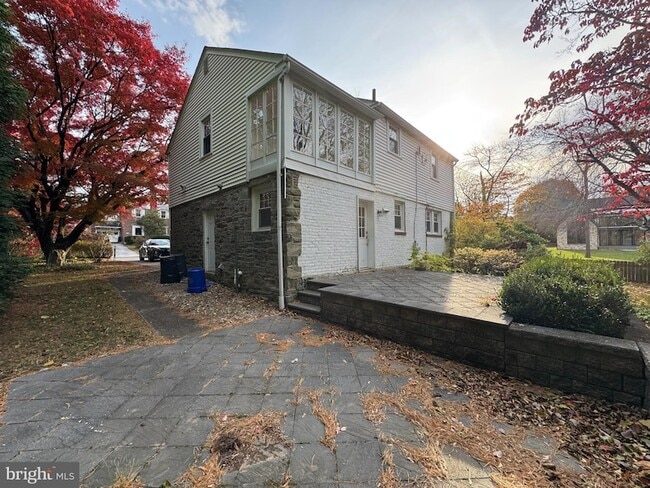 Building Photo - 412 Grange Rd