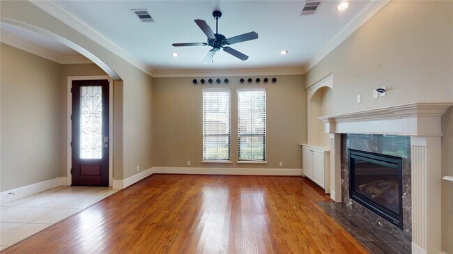 Primary Photo - 3102 Fairdale Oaks E
