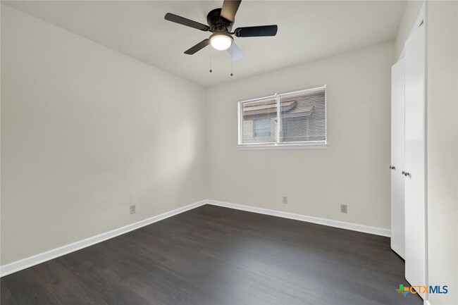 Building Photo - 334 Craddock Ave