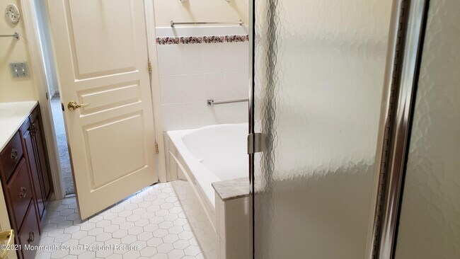 Building Photo - 388 Harrier Dr