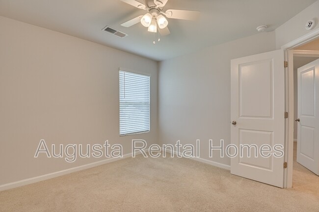 Building Photo - 1414 Deer Hollow Run