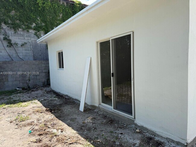 Building Photo - 2335 NW 68th St