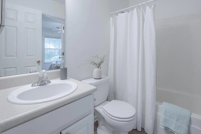 Building Photo - Available now. Great 2 BR/2 BA PARTIALLY FURNISHED Home in Meridian Place!