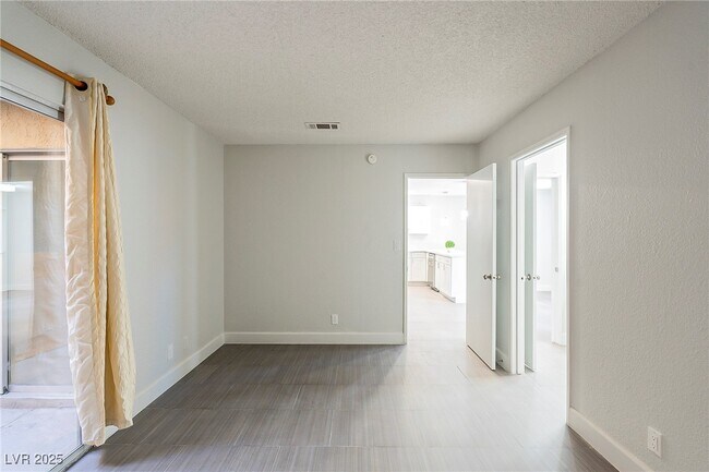 Building Photo - 832 Mantis Way