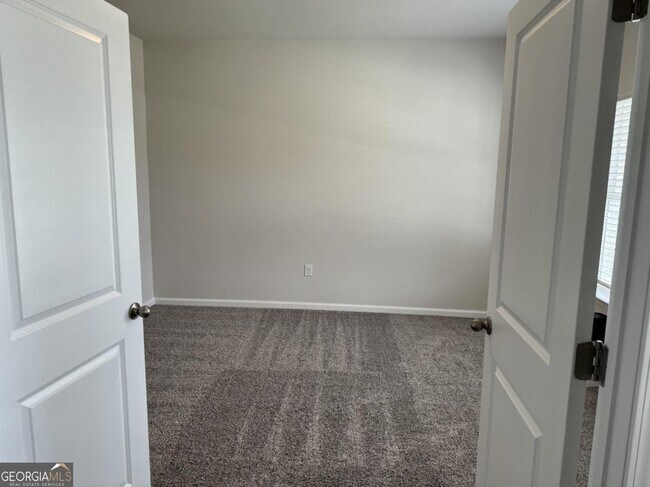 Building Photo - 15 Warwick Ct