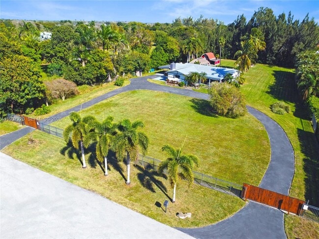 Building Photo - 5300 SW 162nd Ave