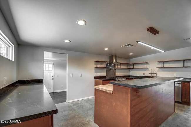 Building Photo - 1612 E Gaylon Dr