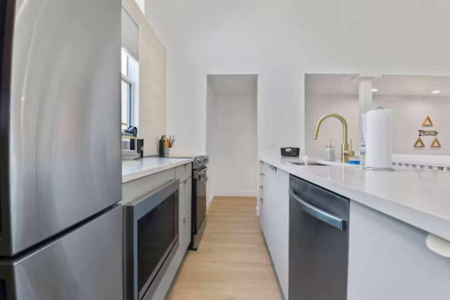 Building Photo - 4641 N 8th Pl