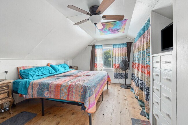 Building Photo - 206 W Jenkins Ave