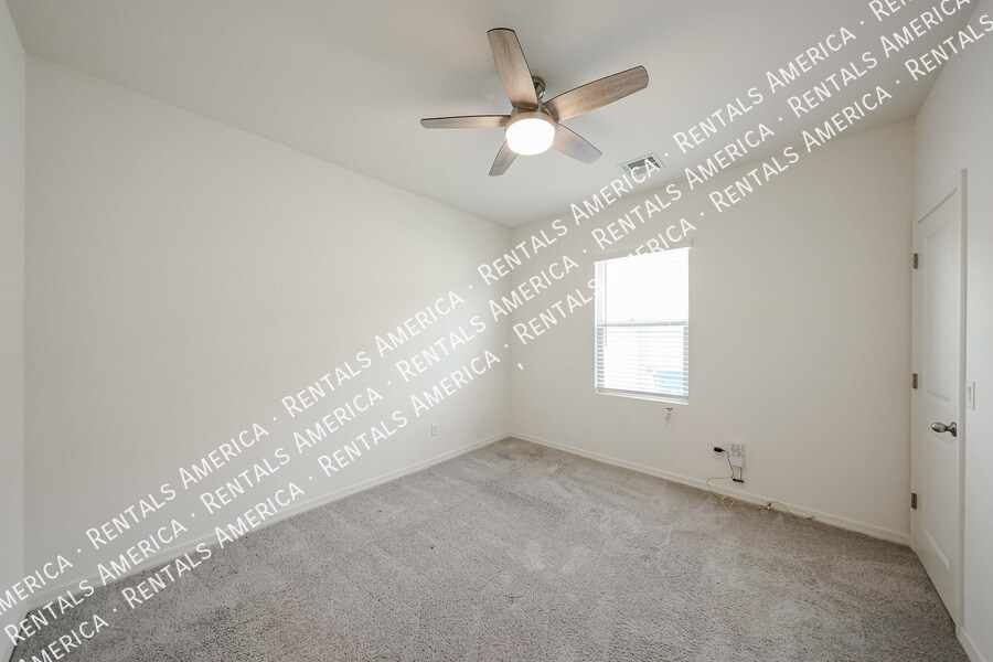 Building Photo - 6321 W Latona Rd