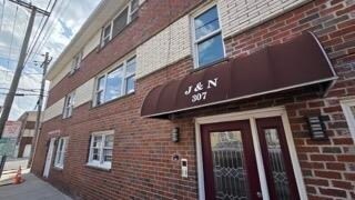 Building Photo - 307 9th St