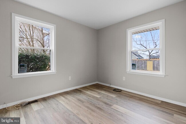 Building Photo - 1006 Stone Ave