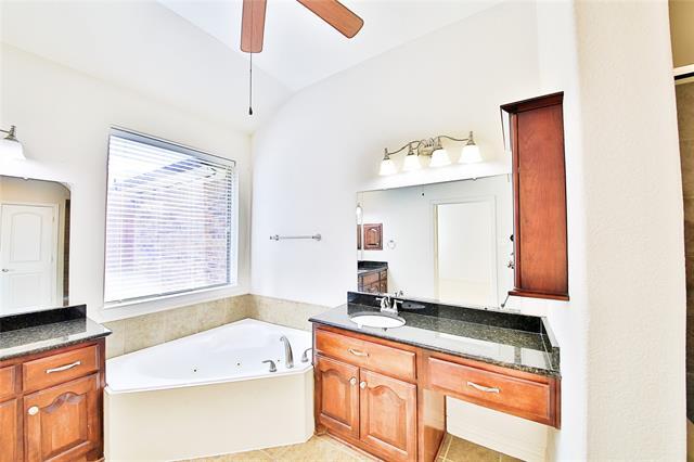 Building Photo - 778 Fall River Dr