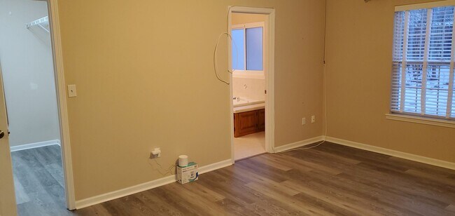 Building Photo - 3 bd, 2 ba house in SW Katy Lake Estates subdivision, fenced, w/d included, corner lot