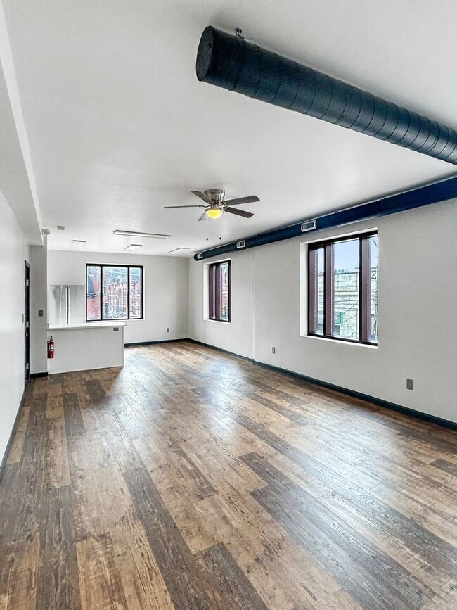 Building Photo - 101 E Lincoln Ave