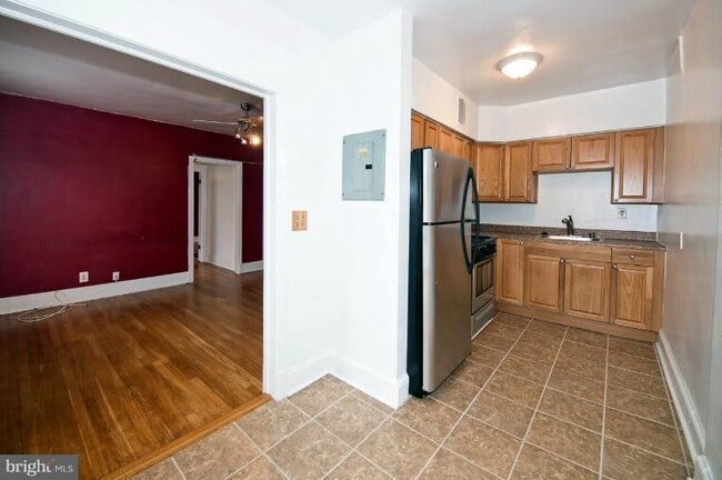 Building Photo - 1301 Longfellow St NW