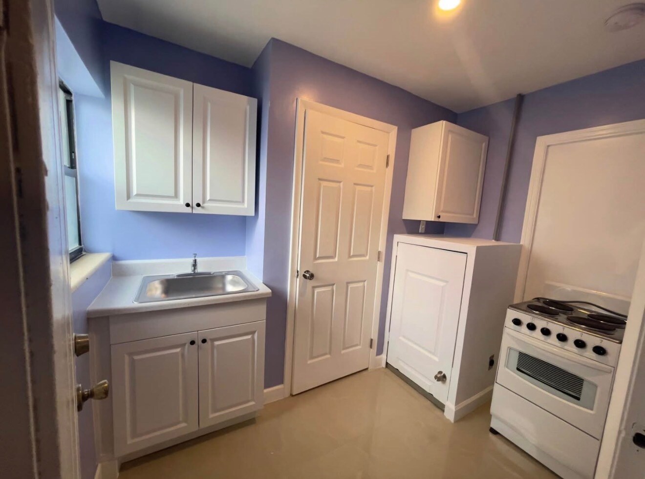 Building Photo - 941 E Dayton Cir