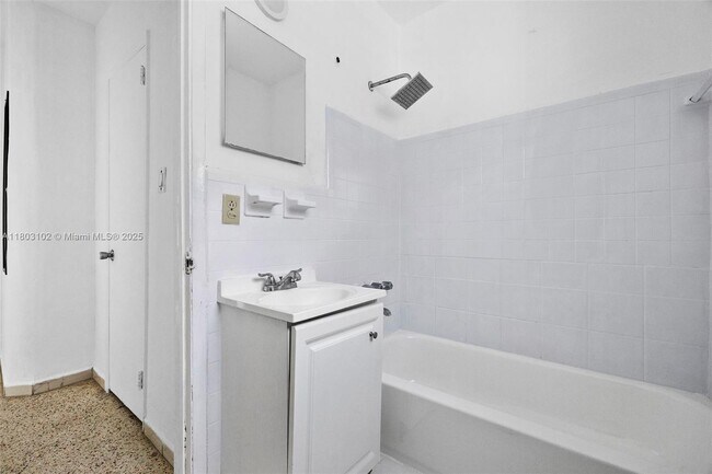 Building Photo - 800 83rd St
