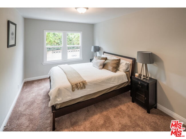 Building Photo - 705 N Dillon St