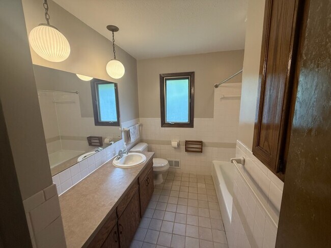 Building Photo - 276 Palomino Dr S