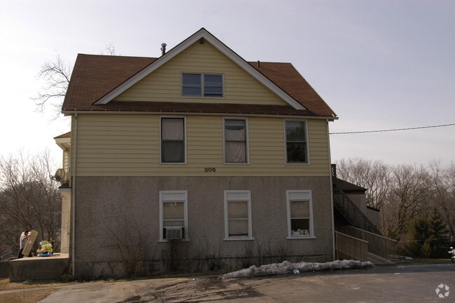 Primary Photo - 305 Pyott Rd