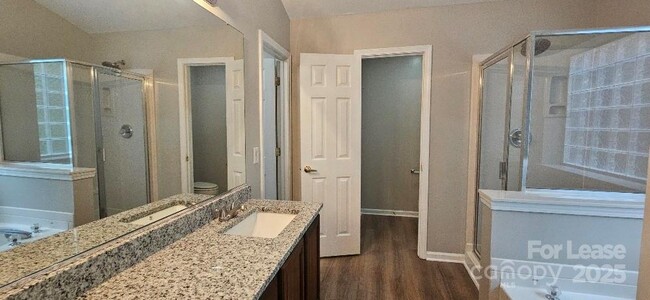 Building Photo - 12217 Westbury Glen Ct