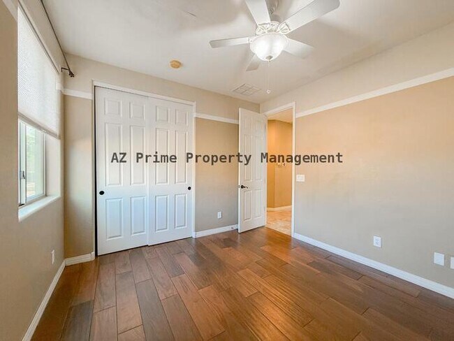 Building Photo - 7707 S 23rd Ln