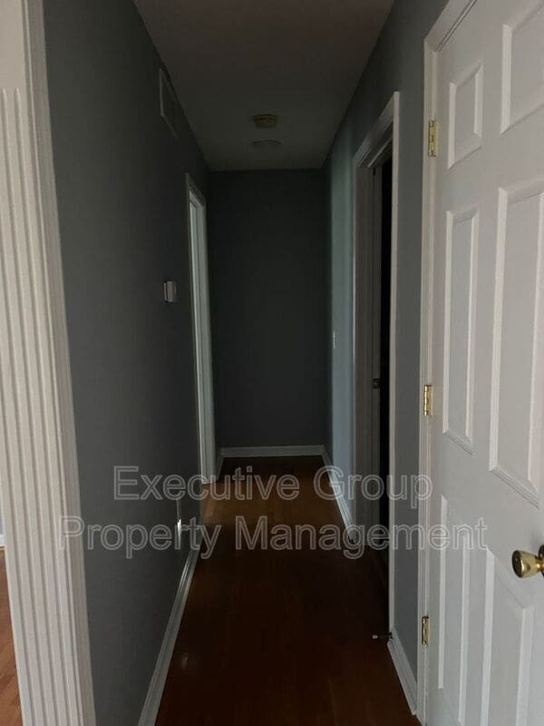Building Photo - 2145 Crossfield Dr