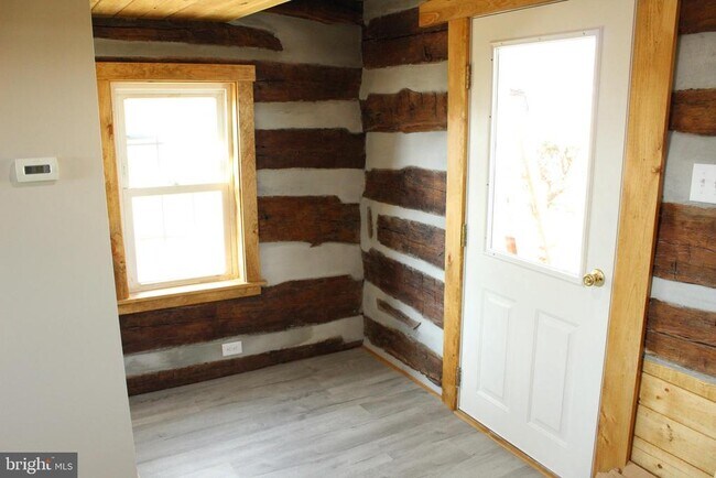 Building Photo - 739 S Main St