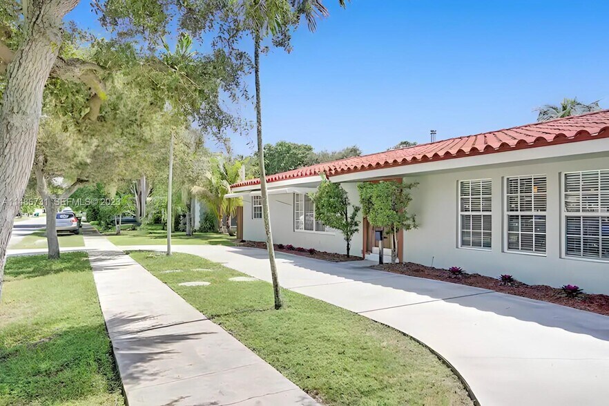 Building Photo - 247 SW 5th St