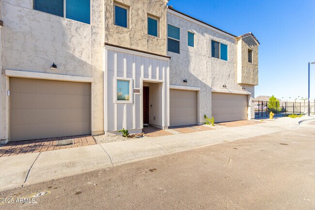 Building Photo - 2134 W Harmont Dr