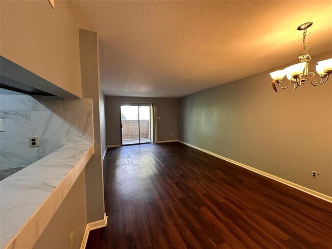 Building Photo - 8433 Hearth Dr