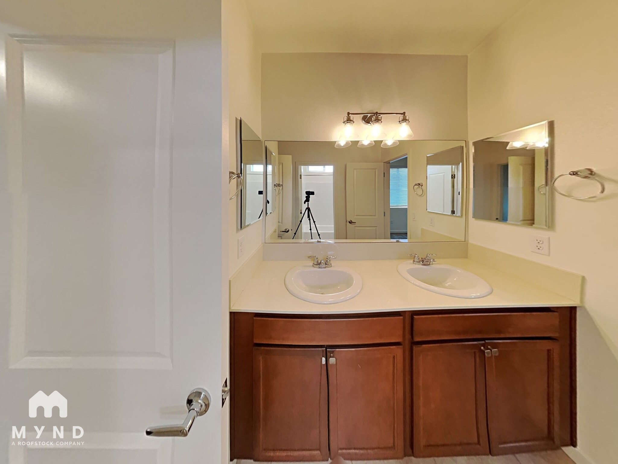 Building Photo - 4904 Black Falcon Way