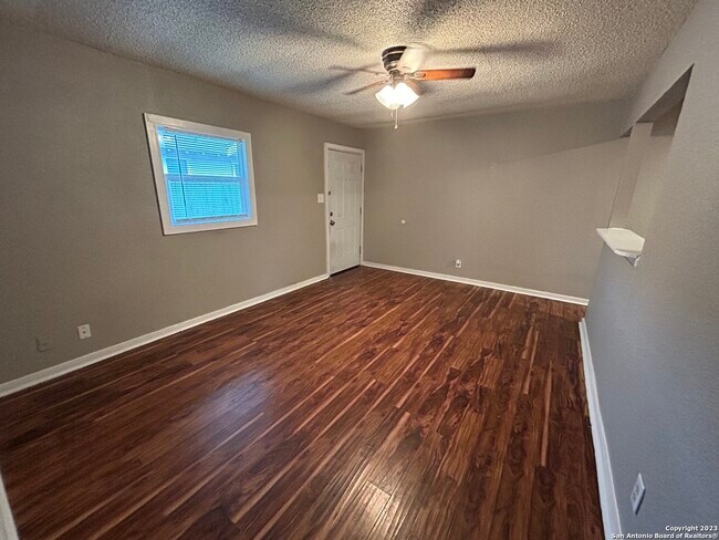 Building Photo - 1026 Edison Dr