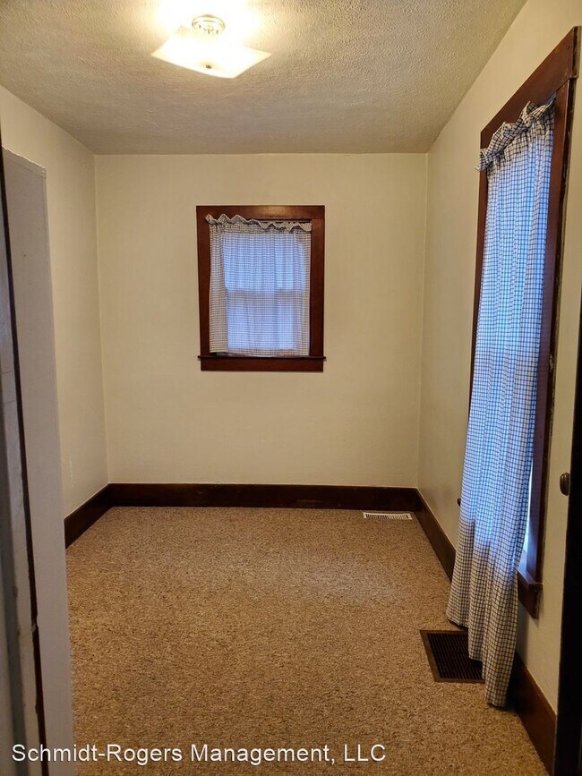 Building Photo - 3 br, 1 bath House - 216 Monroe Street
